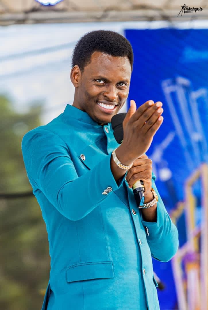 Apostle Dennis Judah in worship